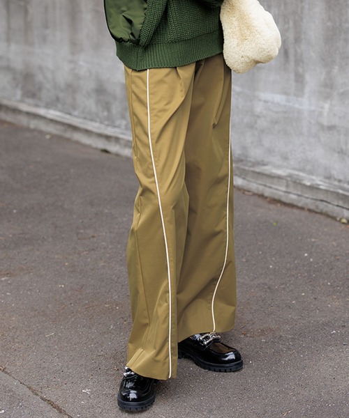 RANAN（ラナン）の「サイドラインチノ（チノパンツ・レディース・チャコールグレー/キャメル・M/L/LL）」の2枚目の写真