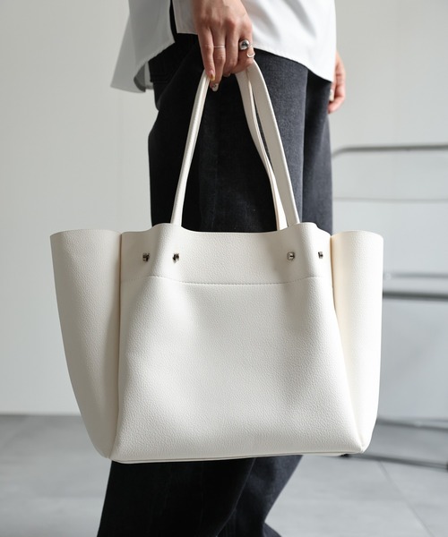 ap retro(アプレトロ)の「フェイクレザーバッグ【A4サイズ収納可】(ハンドバッグ・レディース・ベージュ/キャメル/オフホワイト/グレー/ブラック・FREE)」の9枚目の写真