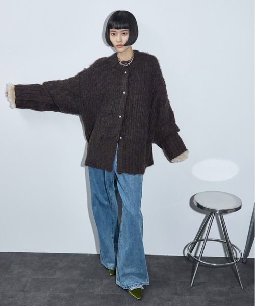 THE YOn（ザヨン）の「ベルスリーブエコファー切替カフトップス（Tシャツ/カットソー・レディース・レディッシュグレー/ブラック/アイボリー・FREE）」の11枚目の写真