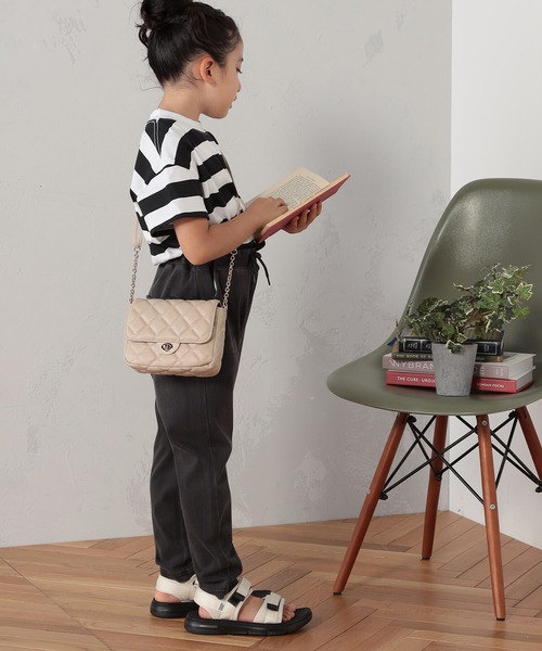 FOUND GOOD（ファウンドグッド）の「K/キルティングチェーンBAG（ショルダーバッグ・キッズ・ベージュ/ブラック・FREE）」の5枚目の写真
