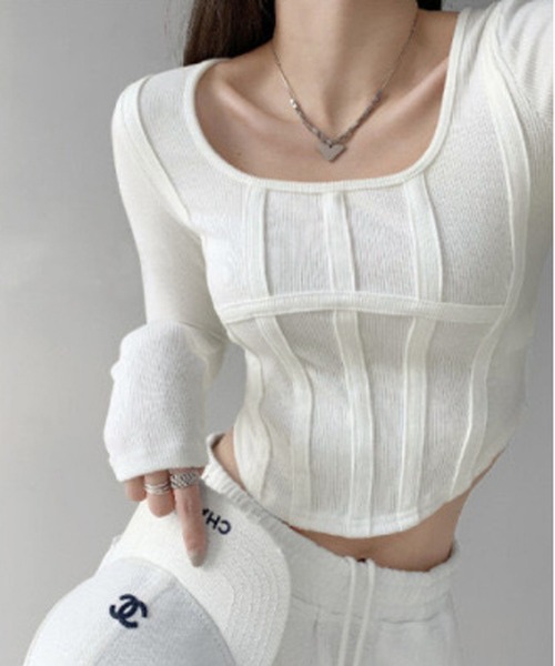 NANEA(ナネア)の「ラインデザインクロップドロングTシャツ(Tシャツ/カットソー・レディース・ブラック/ホワイト/グレー・SMALL/LARGE/MEDIUM)」の2枚目の写真