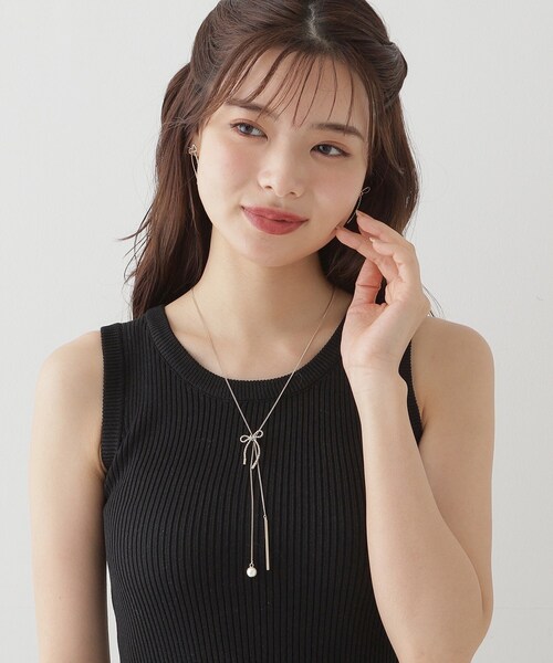 couture brooch（クチュールブローチ）の「リボンモチーフラリエットネックレス（ネックレス・レディース・ゴールド・00）」の2枚目の写真