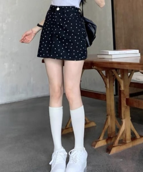 Achic(アシック)の「小花柄ミニスカート(デニムスカート・レディース・ブラック・S/M/L)」の15枚目の写真
