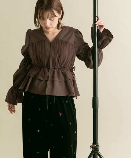 KBF（ケイビーエフ）の「2WAYチュールドッキングブラウス（シャツ/ブラウス・レディース・グリーン/アイボリー/ダークブラウン・ONE）」の4枚目の写真