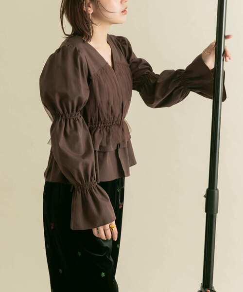 KBF（ケイビーエフ）の「2WAYチュールドッキングブラウス（シャツ/ブラウス・レディース・グリーン/アイボリー/ダークブラウン・ONE）」の5枚目の写真