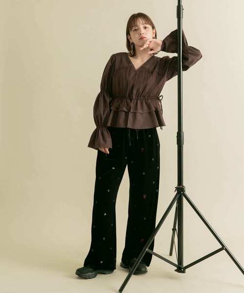 KBF（ケイビーエフ）の「2WAYチュールドッキングブラウス（シャツ/ブラウス・レディース・グリーン/アイボリー/ダークブラウン・ONE）」の10枚目の写真