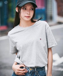 【オンライン限定】トミーヒルフィガー ワンポイントロゴクルーネックオーバーサイズTシャツ