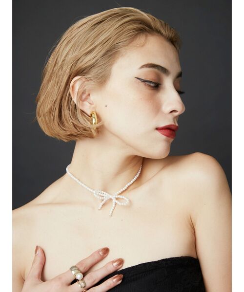EVRIS（エヴリス）の「PEARL RIBBON CHOKER（チョーカー・レディース・ブラック/ホワイト・FREE）」の3枚目の写真