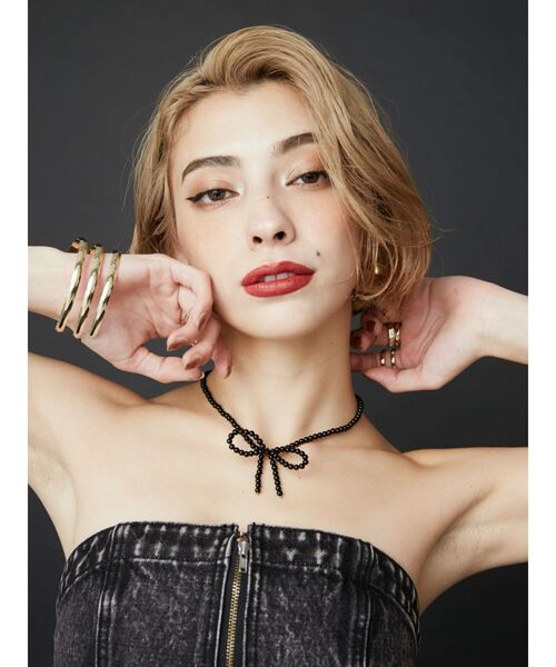 EVRIS（エヴリス）の「PEARL RIBBON CHOKER（チョーカー・レディース・ブラック/ホワイト・FREE）」の7枚目の写真