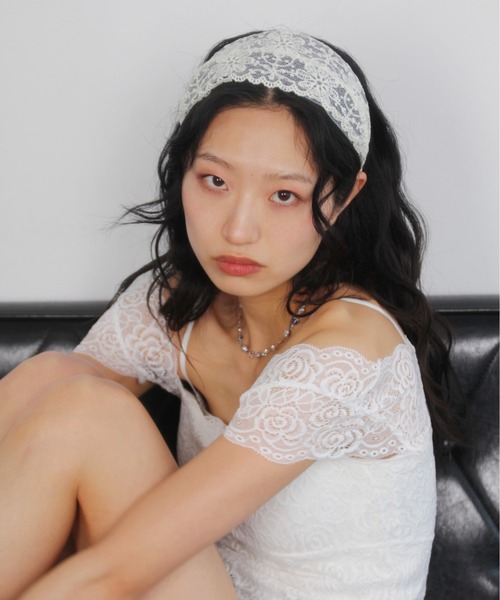 IMARI(イマリ)の「【 IMARI / イマリ 】 総レース ワイド カチューシャ(カチューシャ・レディース・ブラック/ホワイト/ピンク/ホワイト系その他2/ホワイト系その他・FREE)」の8枚目の写真