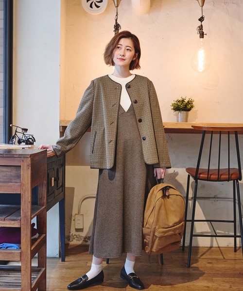 Petit Honfleur(プチオンフルール)の「フェイクウールジャケット(ノーカラージャケット・レディース・グレー/ブラウン・11号/9号)」の21枚目の写真