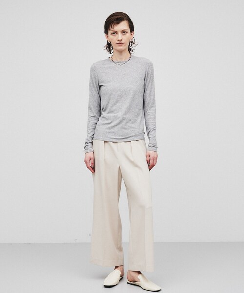 cloenc（クロエンス）の「◆【手洗い可】ラウンドネックカットソー（Tシャツ/カットソー・レディース・ライトグレー/ホワイト系/ブラック・02）」の4枚目の写真