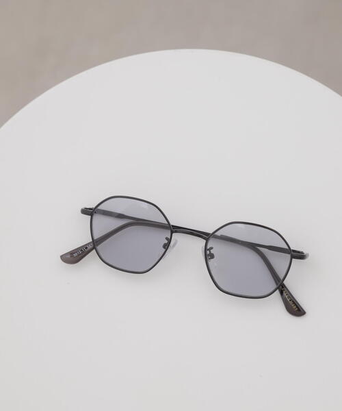 FREE'S MART（フリーズマート）の「◆細フレームサングラス（サングラス・レディース・ホワイト/ブラック・ﾌﾘ-）」の3枚目の写真