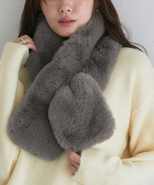 Pierrot（ピエロ）の「エコファーティペット（マフラー・レディース・チャコール/アイボリー/グレイッシュベージュ/グレー/キナリ・FREE）」の5枚目の写真