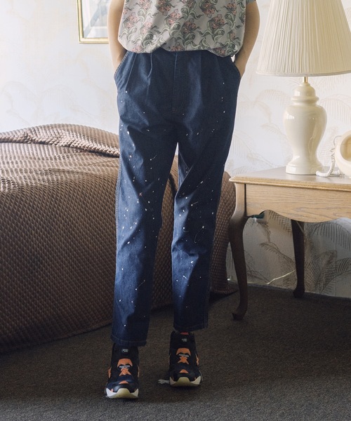 bedsidedrama（ベットサイドドラマ）の「COOLMAX Painter Two Tuck Jeans（デニムパンツ・レディース・ブルー/インディゴブルー・1/2）」の2枚目の写真