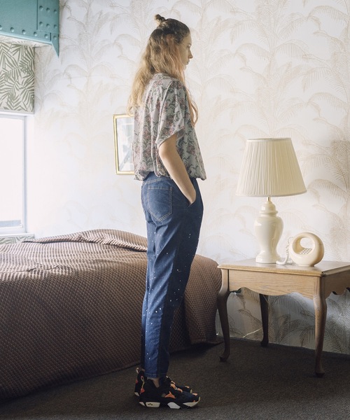 bedsidedrama（ベットサイドドラマ）の「COOLMAX Painter Two Tuck Jeans（デニムパンツ・レディース・ブルー/インディゴブルー・1/2）」の18枚目の写真