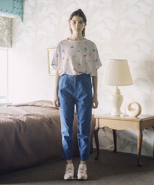 bedsidedrama（ベットサイドドラマ）の「COOLMAX Painter Two Tuck Jeans（デニムパンツ・レディース・ブルー/インディゴブルー・1/2）」の4枚目の写真