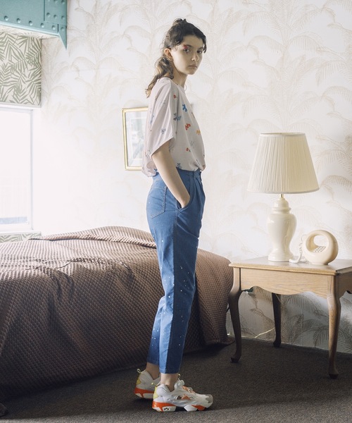 bedsidedrama（ベットサイドドラマ）の「COOLMAX Painter Two Tuck Jeans（デニムパンツ・レディース・ブルー/インディゴブルー・1/2）」の5枚目の写真