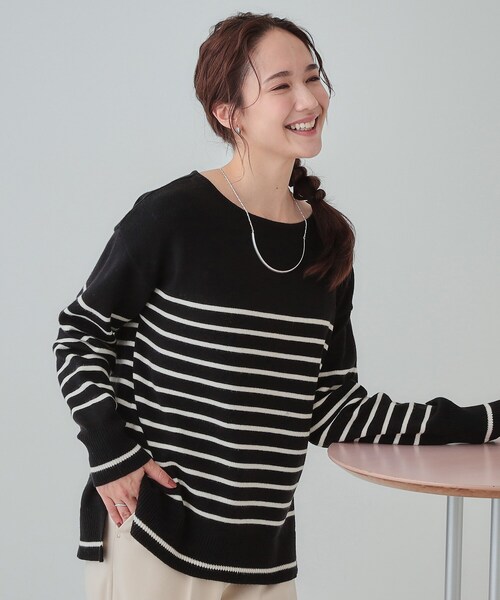 SHOO・LA・RUE（シューラルー）の「◆【S-LL/洗える/静電気軽減】アウトでも決まる もちもち ボートネック風ニット（ニット/セーター・レディース・ブルー/グレー/ブラック/ピンク系/アイボリー系2/ブラック系2・01/02/03/04）」の3枚目の写真