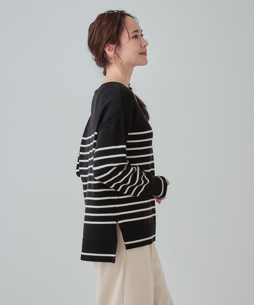 SHOO・LA・RUE（シューラルー）の「◆【S-LL/洗える/静電気軽減】アウトでも決まる もちもち ボートネック風ニット（ニット/セーター・レディース・ブルー/グレー/ブラック/ピンク系/アイボリー系2/ブラック系2・01/02/03/04）」の17枚目の写真