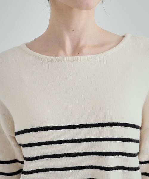 SHOO・LA・RUE（シューラルー）の「◆【S-LL/洗える/静電気軽減】アウトでも決まる もちもち ボートネック風ニット（ニット/セーター・レディース・ブルー/グレー/ブラック/ピンク系/アイボリー系2/ブラック系2・01/02/03/04）」の11枚目の写真