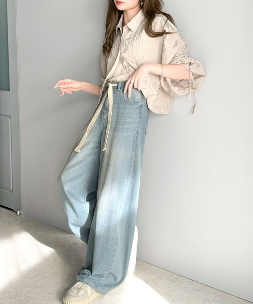 classicalelf(クラシカルエルフ)の「大人カジュアルをお洒落に格上げ。ドロスト紐付きカーブイージーデニムパンツ(デニムパンツ・レディース・ワンウォッシュ/ブルー/ライトブルー・X-LARGE/LARGE/MEDIUM/SMALL)」の17枚目の写真