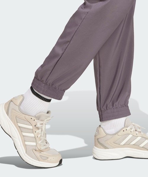 Adidas グレー カーゴパンツ セール】エッセンシャルズ スモールロゴ カーゴパンツ / アディダス