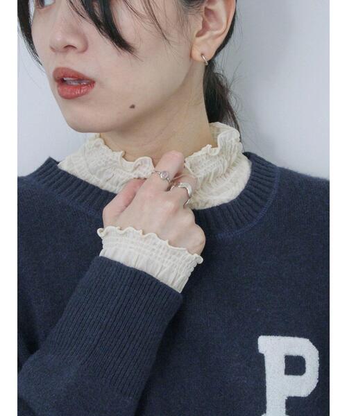 Samansa Mos2 blue(サマンサモスモスブルー)の「フリル衿シャーリングプルオーバー(Tシャツ/カットソー・レディース・キナリ/ブラック/オフホワイト・F)」の2枚目の写真