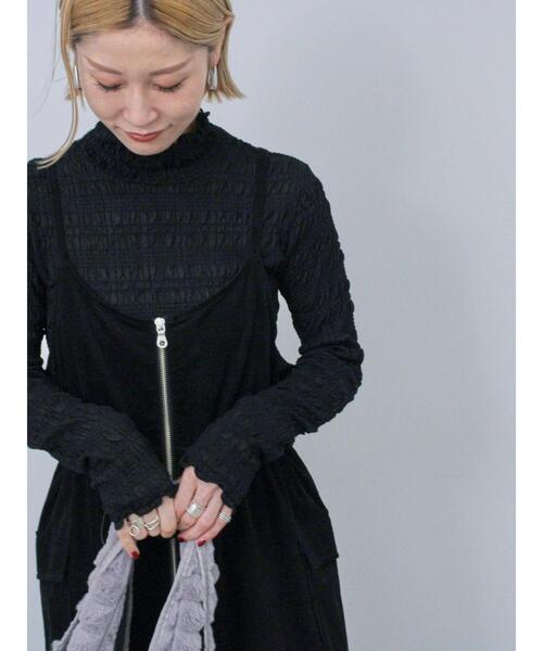 Samansa Mos2 blue(サマンサモスモスブルー)の「フリル衿シャーリングプルオーバー(Tシャツ/カットソー・レディース・キナリ/ブラック/オフホワイト・F)」の3枚目の写真