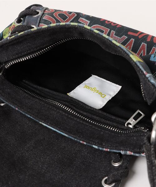 Desigual(デシグアル)の「【SALE対象外】グラフィティデニムショルダー ミニバッグS(ボディバッグ/ウエストポーチ・レディース・マルチ・FREE)」の4枚目の写真