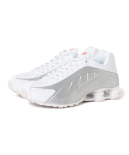 NIKE(ナイキ)の「NIKE / SHOX R4(スニーカー・メンズ・ホワイト・26.5cm/27.5cm/27.0cm/26.0cm/28.5cm/28.0cm)」の1枚目の写真