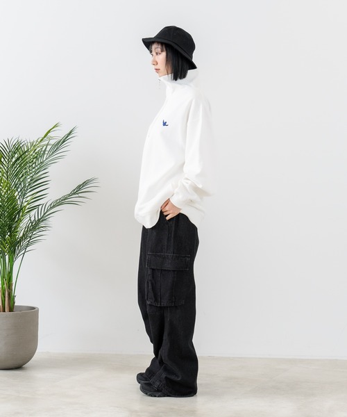 (What it isNt)ART BY MARKGONZALES(ワットイットイズント)の「【(What it isNt)ART BY MARKGONZALES / (ワットイットイズント) アートバイ マークゴンザレス】バックプリントハーフジップスウェットトレーナー(スウェット・メンズ・ホワイト/チャコールグレー/パープル・MEDIUM/LARGE/X-LARGE)」の9枚目の写真