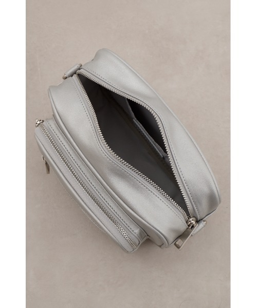 AZUL by moussy（アズールバイマウジー）の「アウトポケットスクエアショルダーバッグ（ショルダーバッグ・レディース・シルバー/ブラック・FREE）」の3枚目の写真