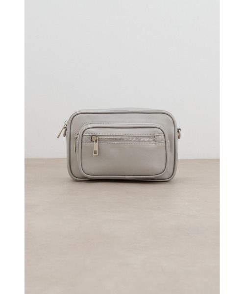 AZUL by moussy（アズールバイマウジー）の「アウトポケットスクエアショルダーバッグ（ショルダーバッグ・レディース・シルバー/ブラック・FREE）」の5枚目の写真