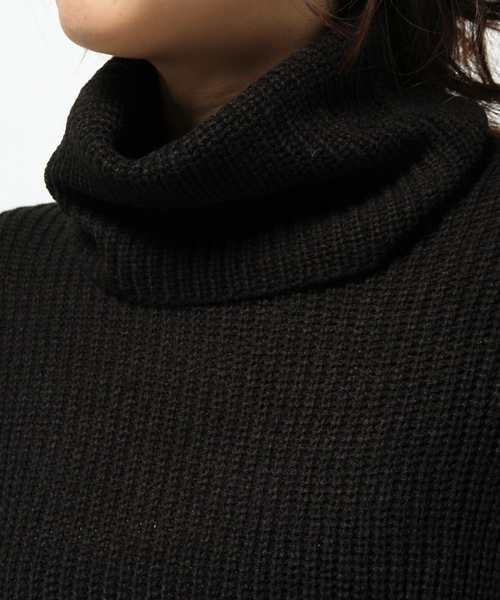 earth music&ecology（アースミュージックアンドエコロジー）の「【10カラー】ドロップショルダータートルプルオーバー（ニット/セーター・レディース・アイボリー/DK.Gray/ブラック/カーキ/ネイビー/ダークブルー/ワインレッド/キャメル/モスグリーン/LT.Gray・FREE）」の14枚目の写真