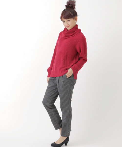 earth music&ecology（アースミュージックアンドエコロジー）の「【10カラー】ドロップショルダータートルプルオーバー（ニット/セーター・レディース・アイボリー/DK.Gray/ブラック/カーキ/ネイビー/ダークブルー/ワインレッド/キャメル/モスグリーン/LT.Gray・FREE）」の18枚目の写真