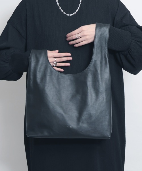 YArKA（ヤーカ）の「【YArKA/ヤーカ】 real leather 2way design marche  bag [wam5] / リアルレザー２ウェイデザインマルシェバッグ（トートバッグ・レディース・ブラック・FREE）」の4枚目の写真