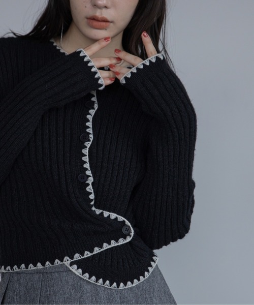 VACANCY（ヴァカンシー）の「配色ステッチニットカーディガン/新色追加（カーディガン/ボレロ・レディース・ブルー/ネイビー/ボルドー/グレー/ブラック/イエロー・FREE）」の2枚目の写真