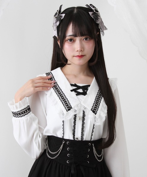 DearMyLove(ディアマイラブ)の「角襟クモレーススタッズブラウス(シャツ/ブラウス・レディース・ブラック×ホワイト/ホワイト/ボルドー/ブラック・MEDIUM/LARGE/LL/3L)」の2枚目の写真