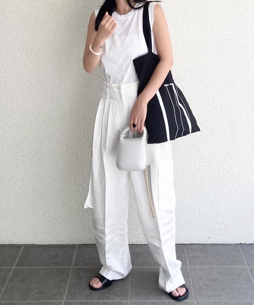 LE VERNIS（ル・ベルニ）の「LE VERNIS(ル・ベルニ)《A4サイズ対応》撥水Tote bag -UN-（トートバッグ・レディース・ブラック/ホワイト・FREE）」の14枚目の写真