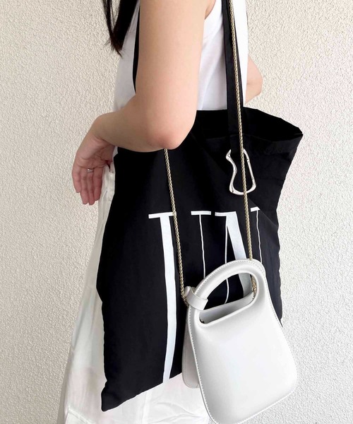 LE VERNIS（ル・ベルニ）の「LE VERNIS(ル・ベルニ)《A4サイズ対応》撥水Tote bag -UN-（トートバッグ・レディース・ブラック/ホワイト・FREE）」の13枚目の写真