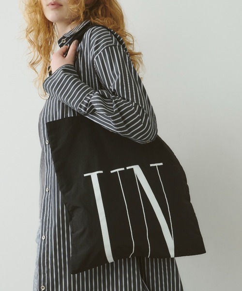 LE VERNIS（ル・ベルニ）の「LE VERNIS(ル・ベルニ)《A4サイズ対応》撥水Tote bag -UN-（トートバッグ・レディース・ブラック/ホワイト・FREE）」の20枚目の写真