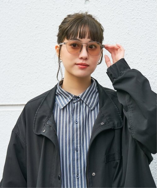 Zoff（ゾフ）の「【WEB限定】ボストン 型調光サングラス｜カラーレンズ｜トレンド｜紫外線対策｜UVカット｜レンズの色が変わるサングラス｜Zoff｜COLOR SUNGLASSES（サングラス・レディース・ブラック/ブラウン系その他5/ライトグレー系・FREE）」の20枚目の写真