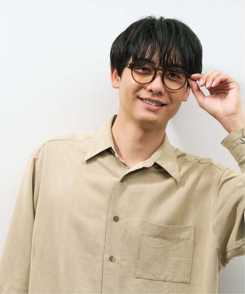 Zoff（ゾフ）の「【WEB限定】ボストン 型調光サングラス｜カラーレンズ｜トレンド｜紫外線対策｜UVカット｜レンズの色が変わるサングラス｜Zoff｜COLOR SUNGLASSES（サングラス・レディース・ブラック/ブラウン系その他5/ライトグレー系・FREE）」の7枚目の写真