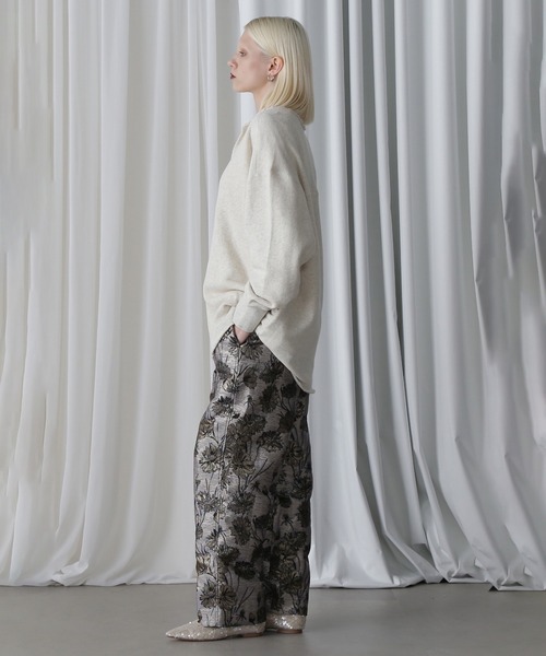 ROSE BUD(ローズバッド)の「(CREOLME)キーネックオーバースウェット(スウェット・レディース・ベージュ/ネイビー・ONE SIZE)」の4枚目の写真