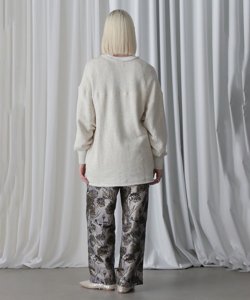 ROSE BUD(ローズバッド)の「(CREOLME)キーネックオーバースウェット(スウェット・レディース・ベージュ/ネイビー・ONE SIZE)」の5枚目の写真