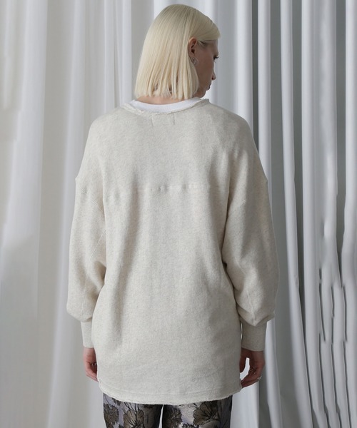 ROSE BUD(ローズバッド)の「(CREOLME)キーネックオーバースウェット(スウェット・レディース・ベージュ/ネイビー・ONE SIZE)」の8枚目の写真