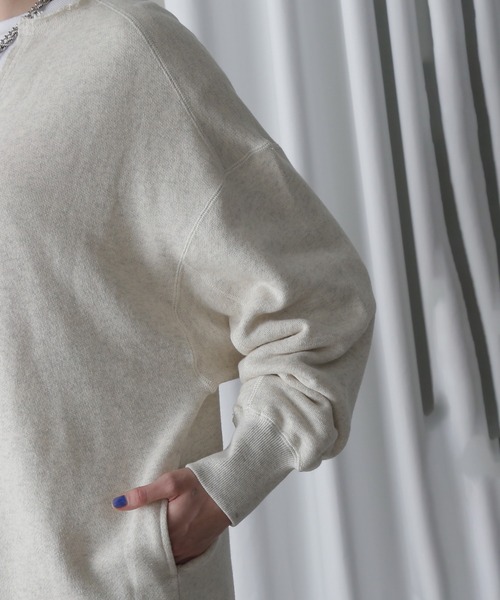 ROSE BUD(ローズバッド)の「(CREOLME)キーネックオーバースウェット(スウェット・レディース・ベージュ/ネイビー・ONE SIZE)」の10枚目の写真