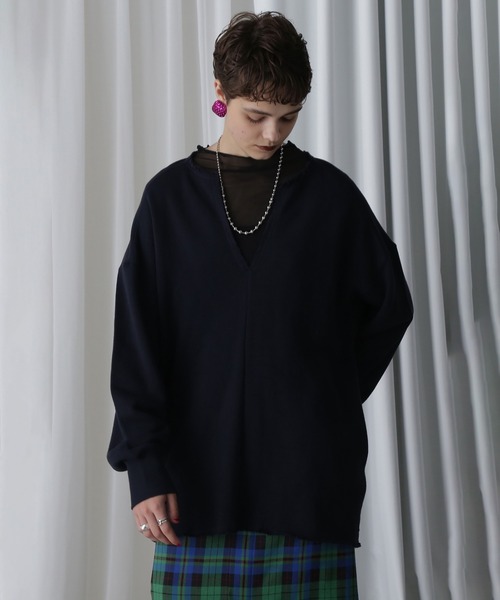 ROSE BUD(ローズバッド)の「(CREOLME)キーネックオーバースウェット(スウェット・レディース・ベージュ/ネイビー・ONE SIZE)」の19枚目の写真