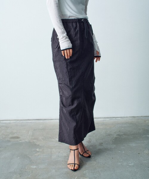 CODE A（コードエー）の「nylon utility skirt（スカート・レディース・グレー/ブラック・36/38）」の7枚目の写真